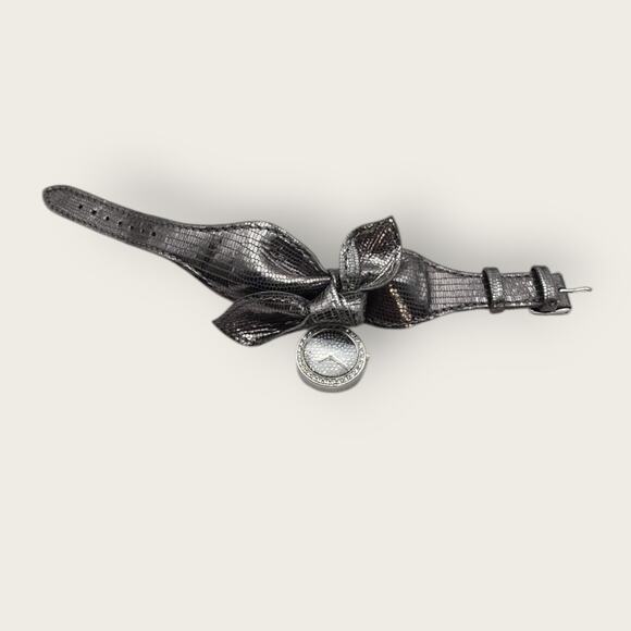 Guess Black Bow Strap Women’s Watch Crystal Bezel Bracelet Timepiece - Picture 5 of 8